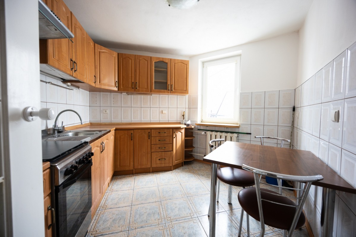Omulewska 50,7 m² taras 14m² Cegła 1994 2 piwnice — zdjęcie 1