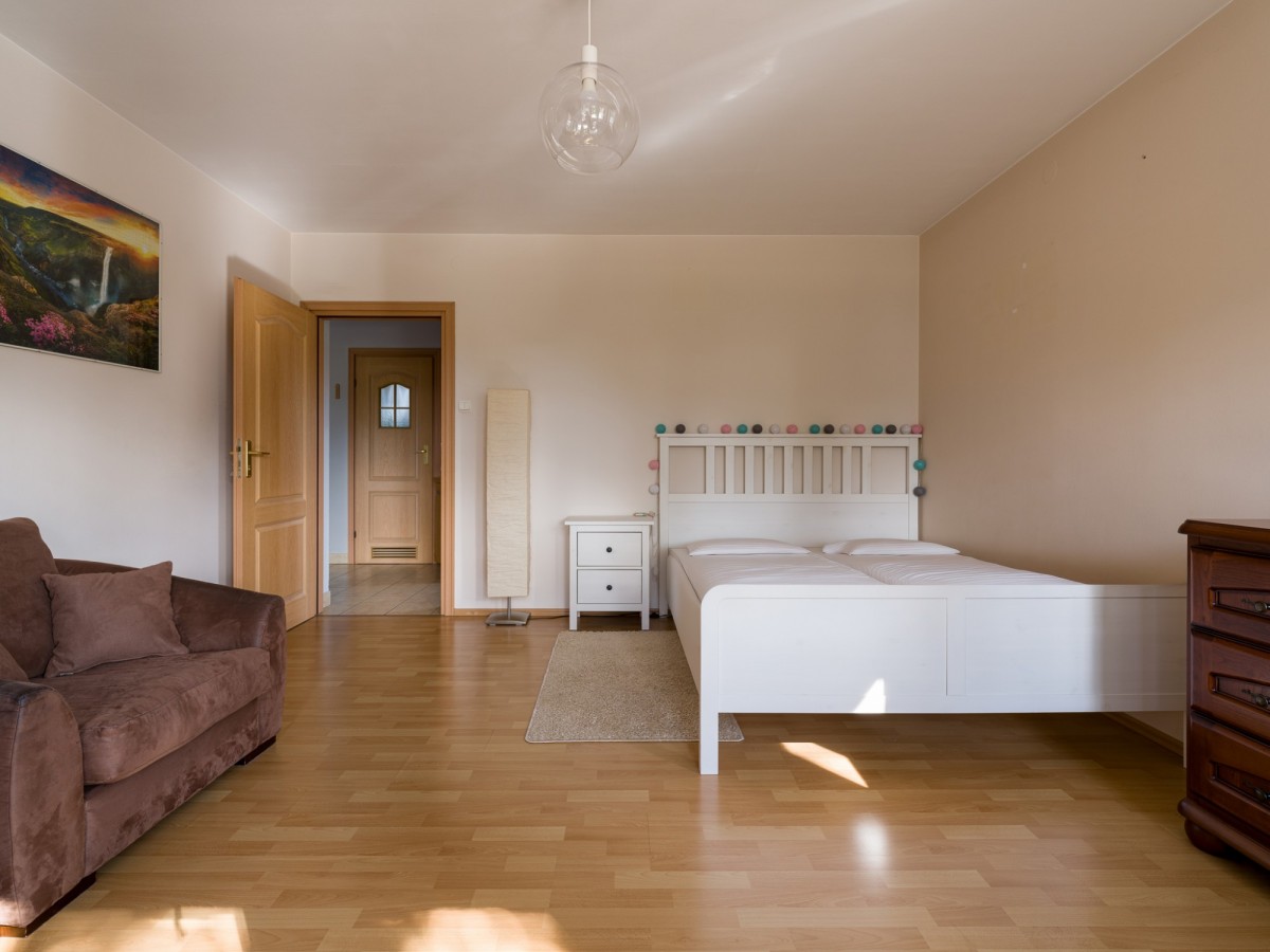 Piętro i poddasze domu 140 m2 Piastów, miejsca pos — zdjęcie 2