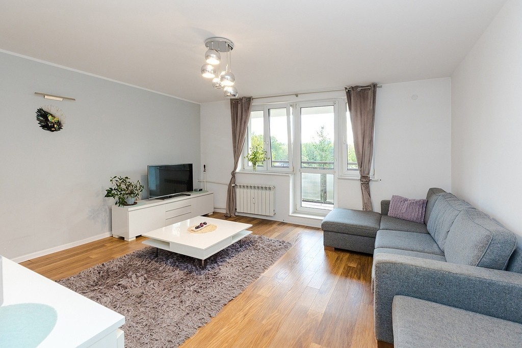 4 pokoje blisko SKM, parking, balkon, duża piwnica — zdjęcie 2