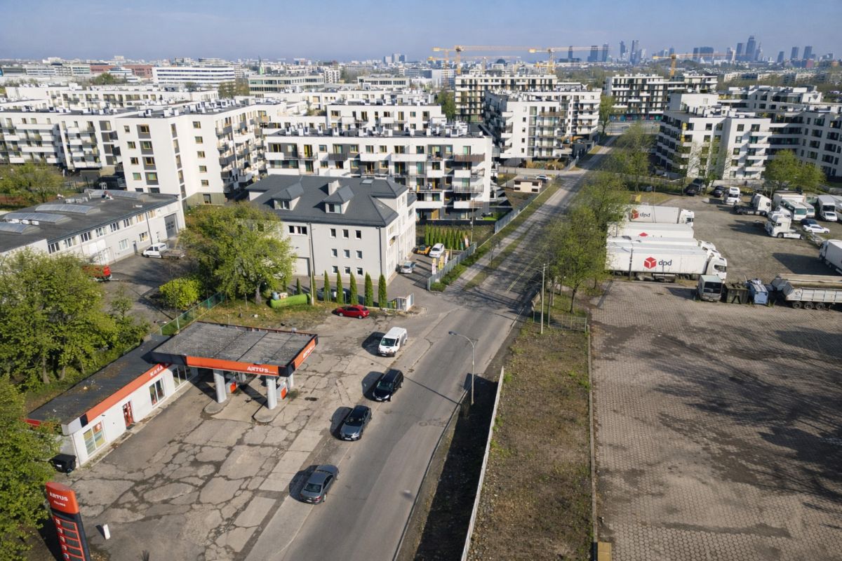 Jedyna w Warszawie działająca stacja paliw — zdjęcie 3