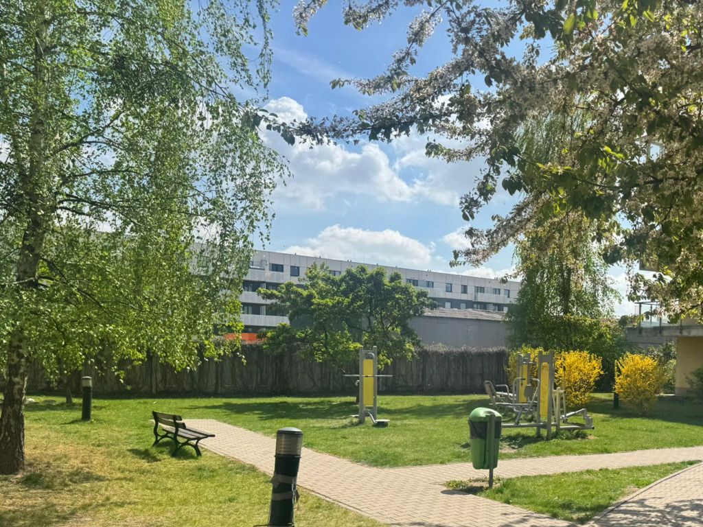 3 - pokojowe mieszkanie przy ul. Dzieci Warszawy — zdjęcie 3