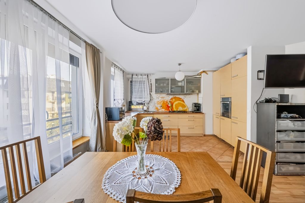84,4 m²  Dwupoziomowe  Balkon  3 pokoje  gabinet — zdjęcie 2