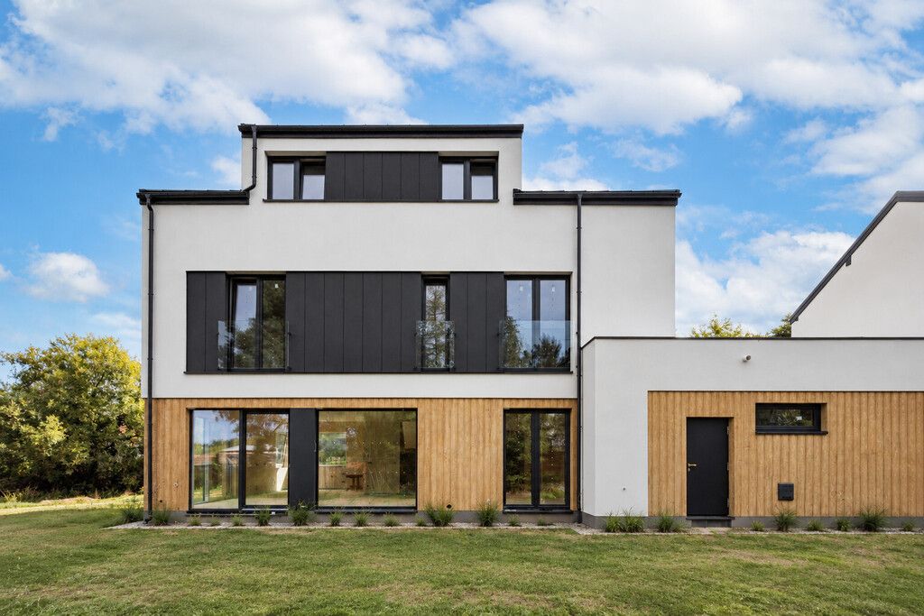 Bliźniak w stanie deweloperskim 272 m² I 6 pokoi — zdjęcie 1
