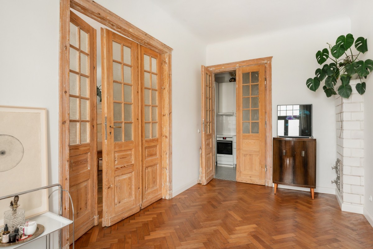 Apartament w odnowionej kamienicy Praga Północ — zdjęcie 1