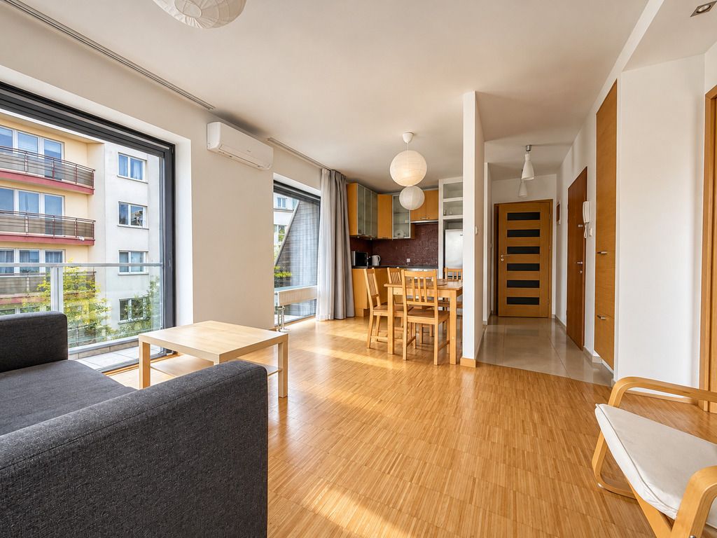 ul. Włodarzewska 51E/ Parking/ Park Szczęśliwicki — zdjęcie 1