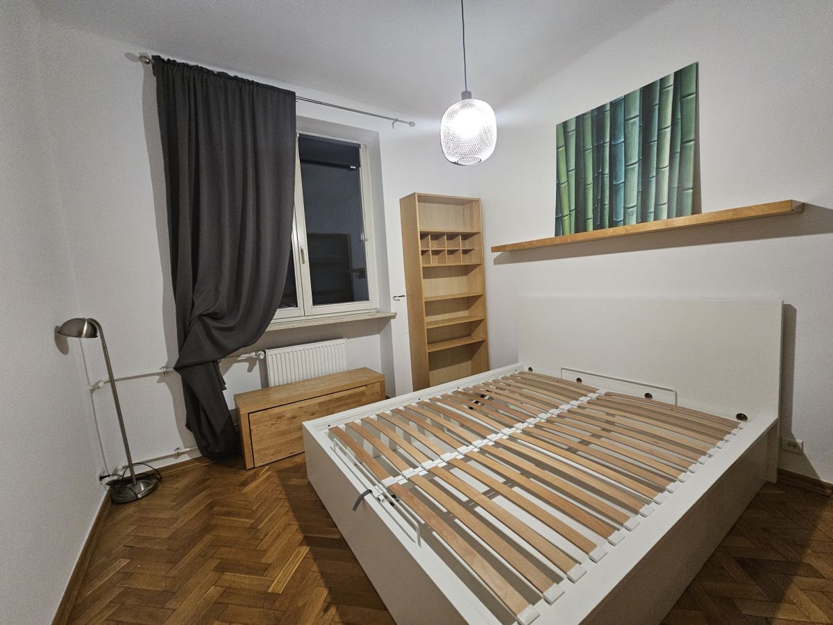 Dwupokojowe z widną kuchnią przy Stacji metra — zdjęcie 1
