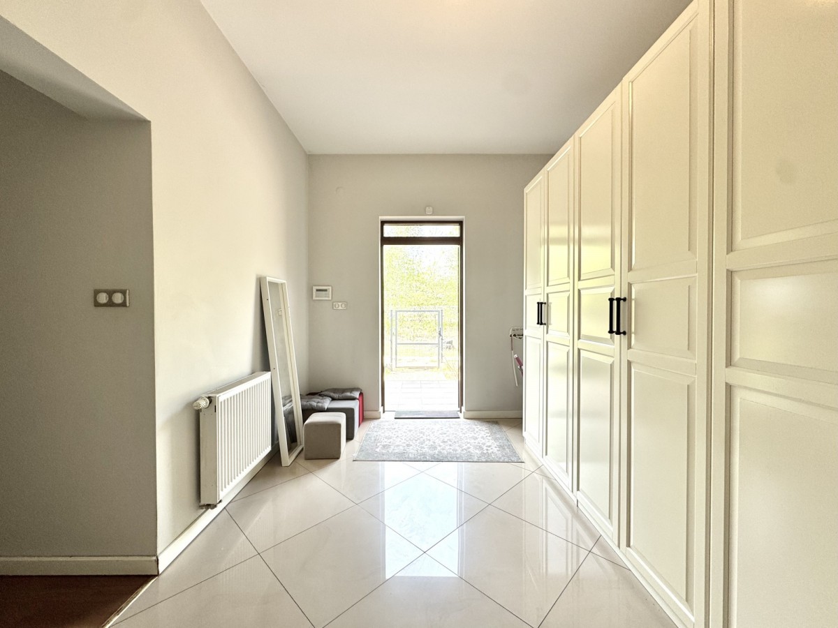 Dom Wolnostojący, 15km od Warszawy, 1500m2 działka — zdjęcie 2