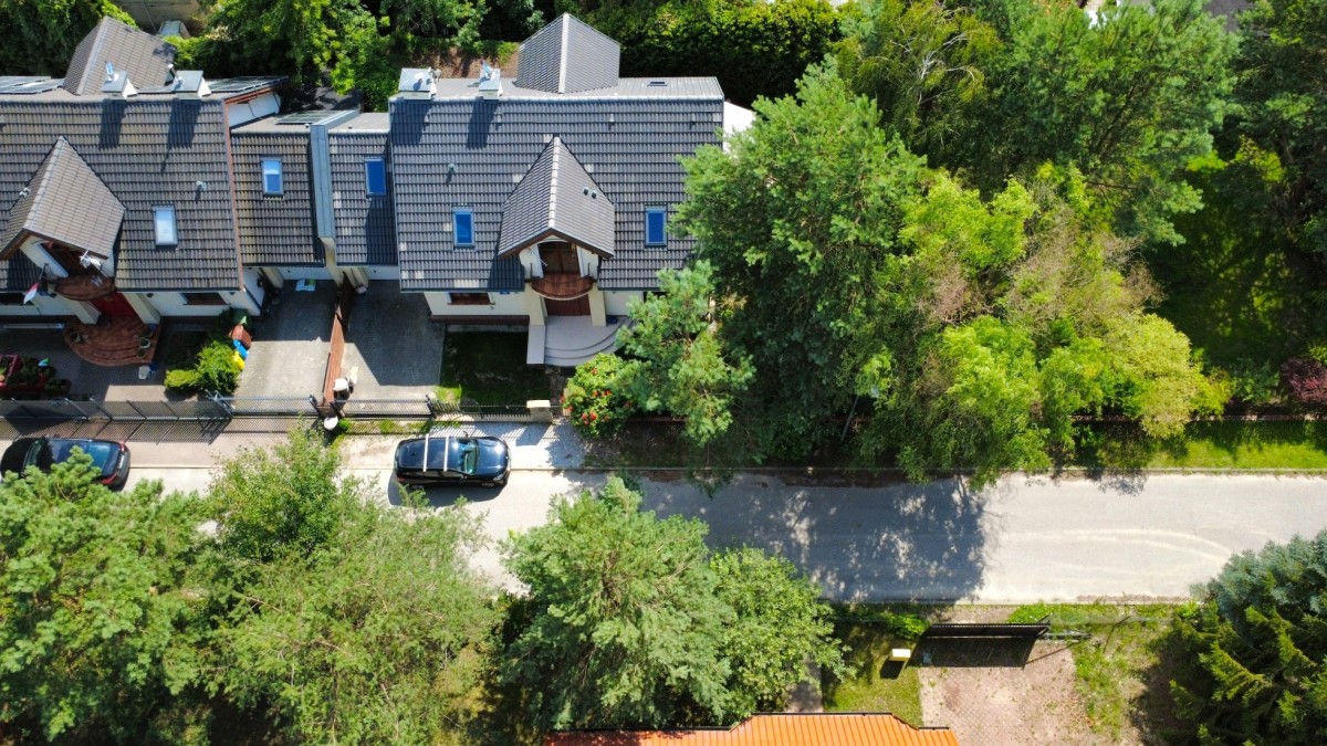 Bliźniak w Żabieńcu, 5 pokoi, garaż, taras, ogród. — zdjęcie 1