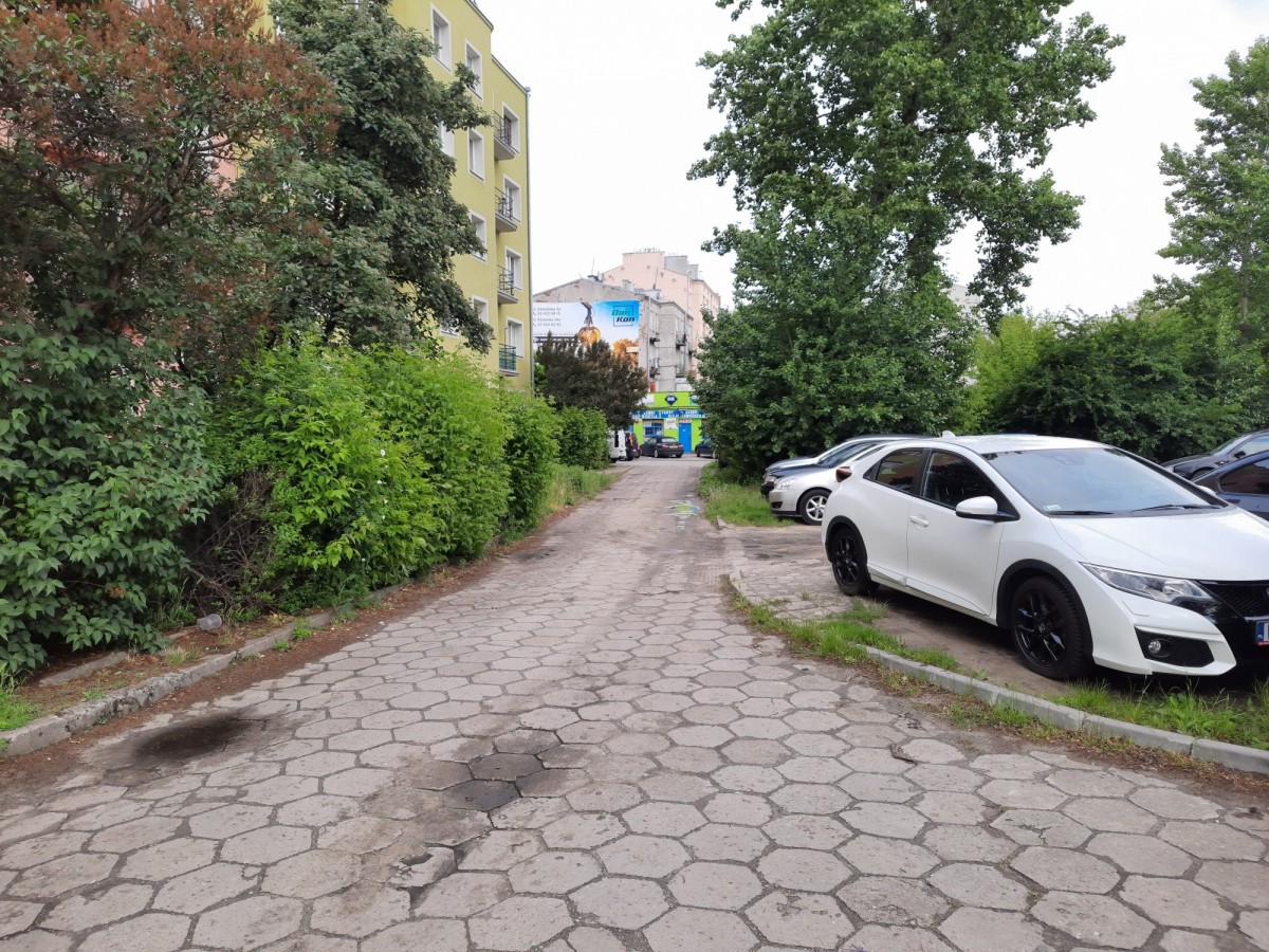 DZIAŁAKA NA GROCHOWIE — zdjęcie 2