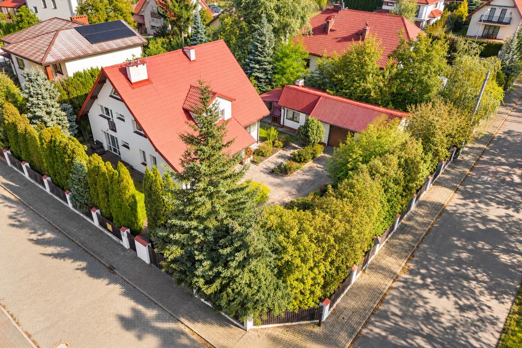 Rodzinny dom z ogrodem  Łazy — zdjęcie 3