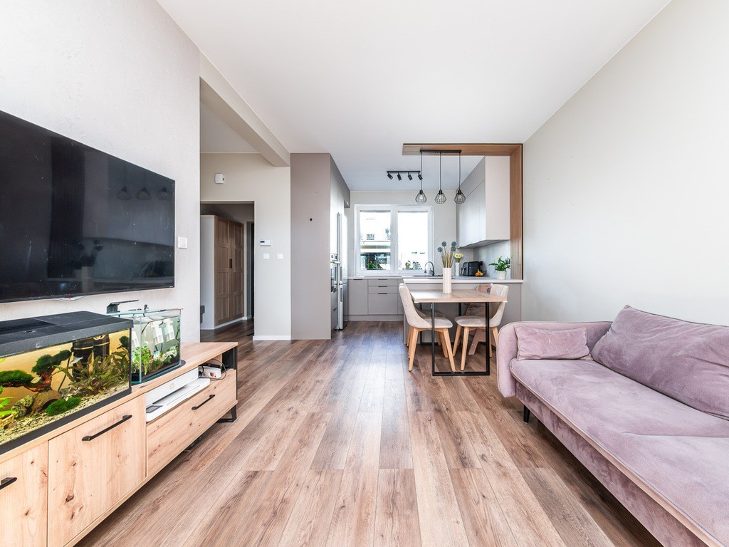 Nowoczesny segment z garażem i ogródkiem 105,09m2 — zdjęcie 3