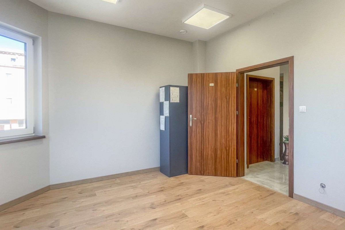 Lokal biurowy 16m2 do wynajęcia od zaraz — zdjęcie 3