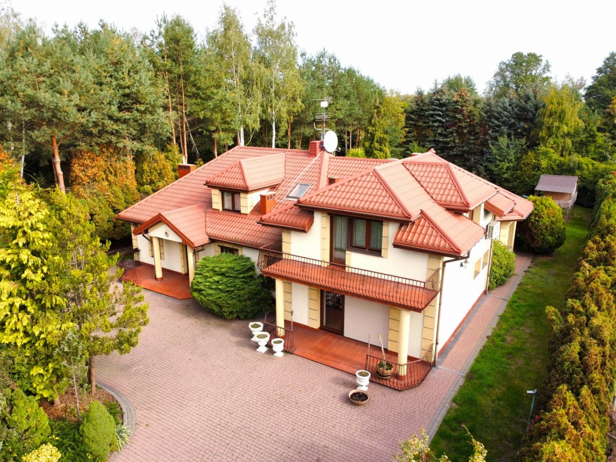 Przestronny energooszczędny dom wolnostojący — zdjęcie 1