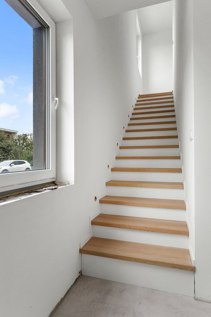 SĘCZKOWA 6E  SKRAJNY SEGMENT  97 M²  NAROŻNY OGRÓD — zdjęcie 4