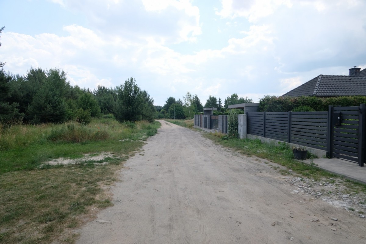 Urocza działka w okolicach Zalewu Zegrzńskiego — zdjęcie 1
