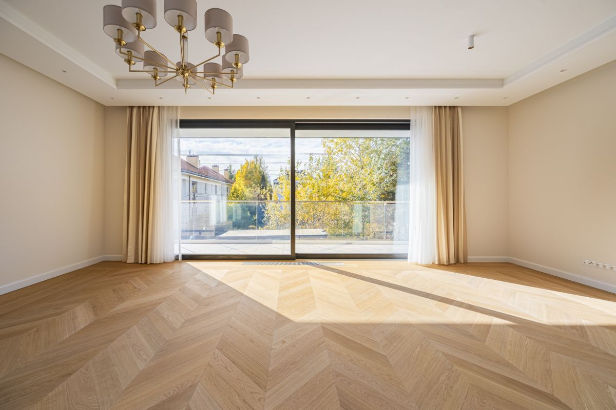 Luksusowy apartament z 5 sypialniami i garażem — zdjęcie 1