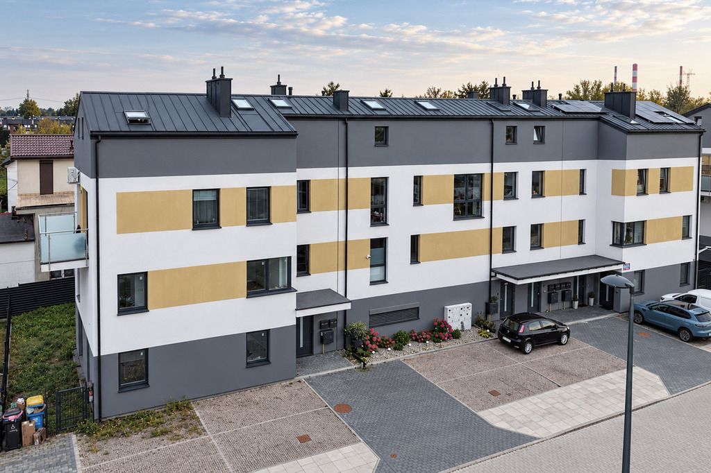 SĘCZKOWA 6E  SKRAJNY SEGMENT  97 M²  NAROŻNY OGRÓD — zdjęcie 1