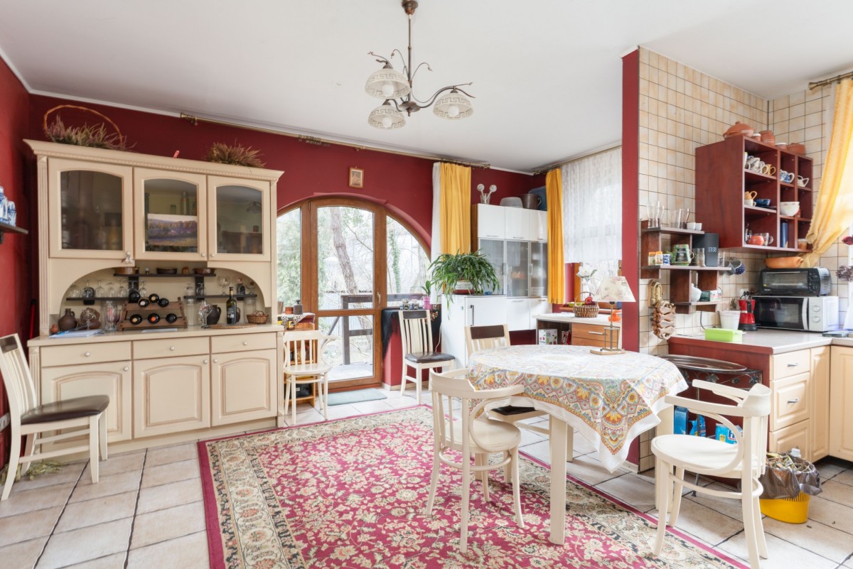Bielany - wygodny dom - na sprzedaż — zdjęcie 3