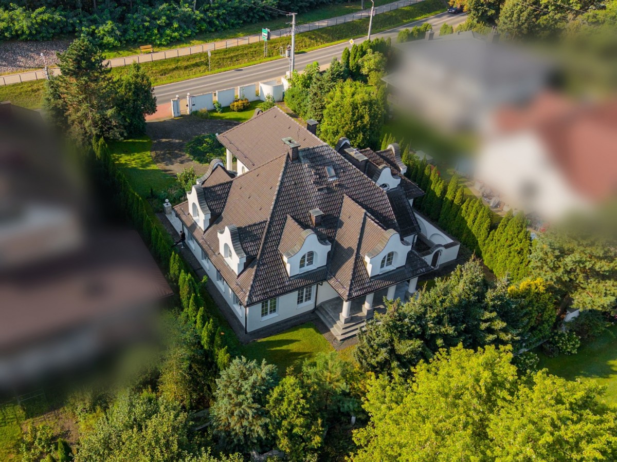 Rodzinna rezydencja przy Kampinoskim Parku Narodow — zdjęcie 4