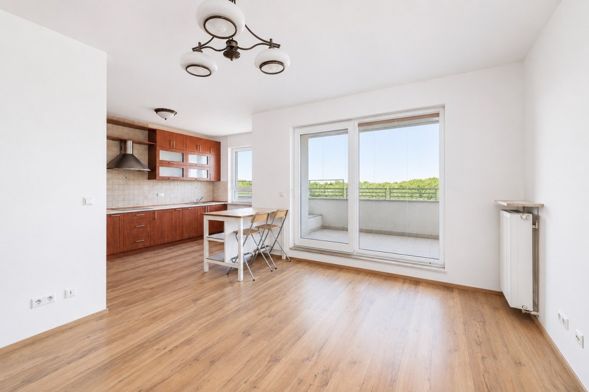 Widok na zieleń  Garaż  KomórkaLoggia  balkon! — zdjęcie 2