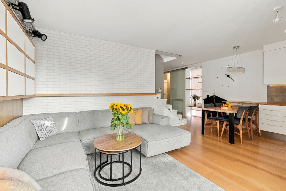 114 m² | prywatna kondygnacja z antresolą | zachód — zdjęcie 3