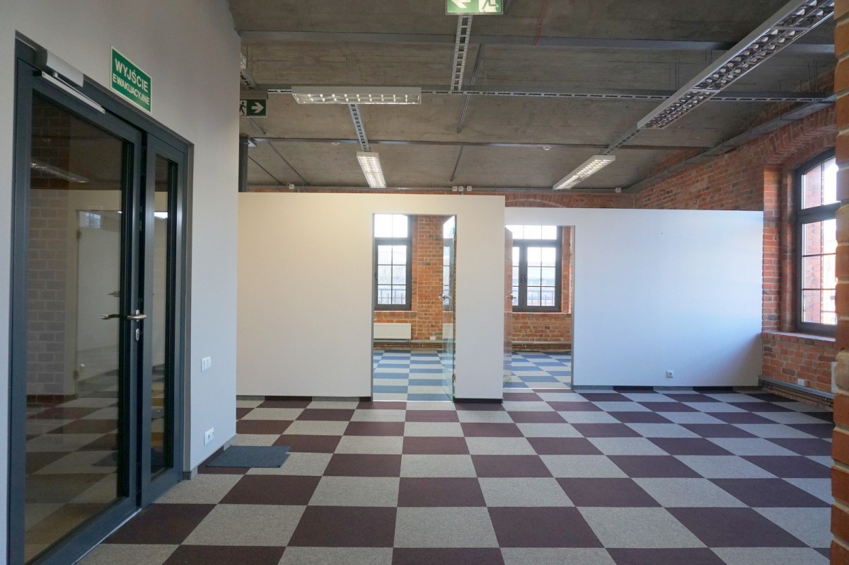 Lokal użytkowy 190m2 w centrum, dostępny od 01.05 — zdjęcie 2