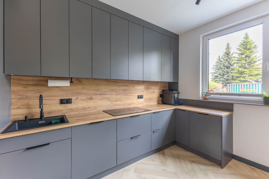4 pokoje  ogród 165 m²  Centrum Piastowa — zdjęcie 2