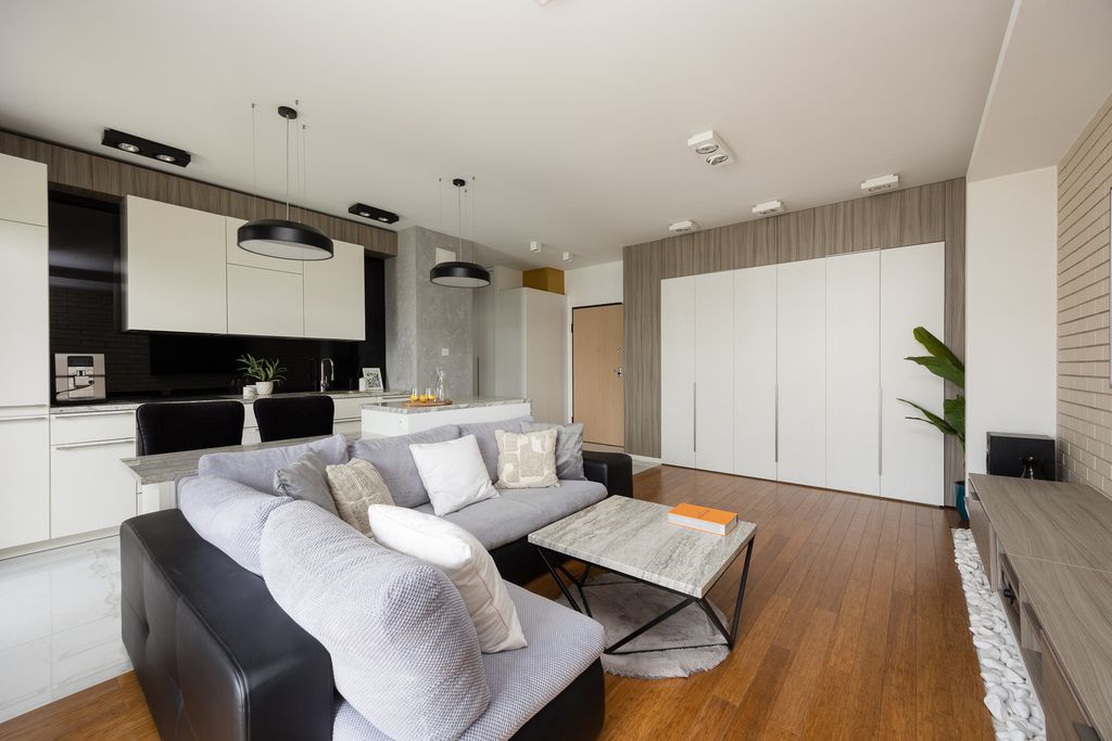 Drewniane wykończenia  Duży balkon  2 komórki  Gar — zdjęcie 4