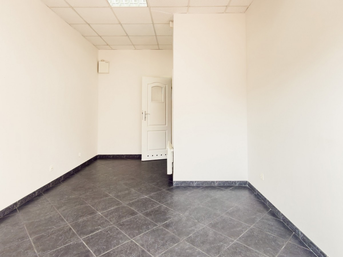 Lokal użytkowy 15m2 z witryną, w centrum Grodziska — zdjęcie 2