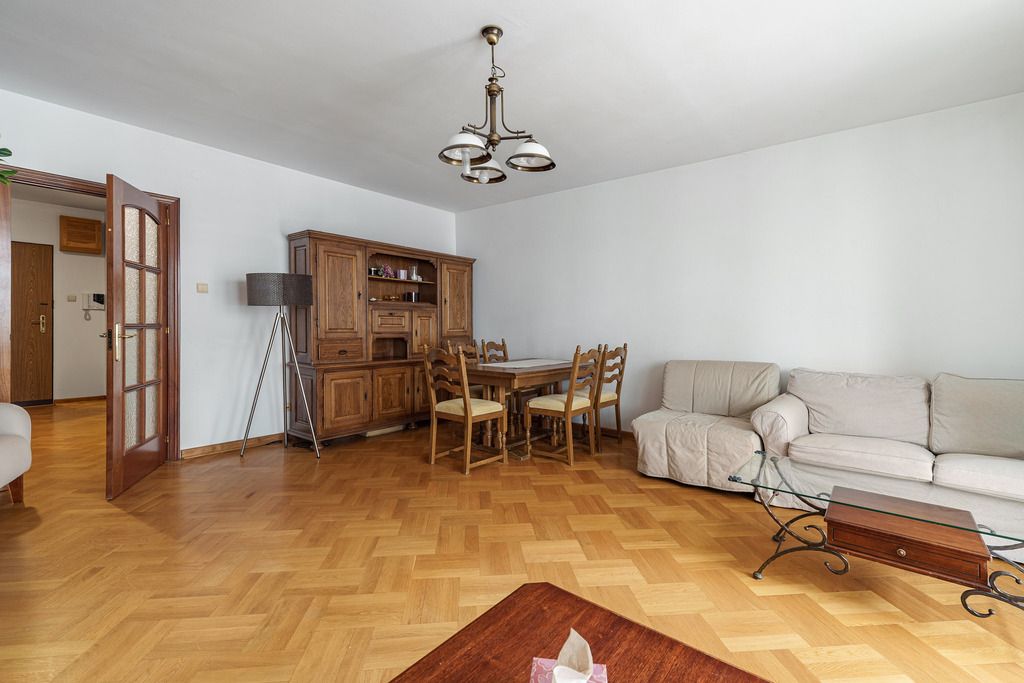 102 m², 4 pokoje, loggia, garaż, dwie łazienki — zdjęcie 4