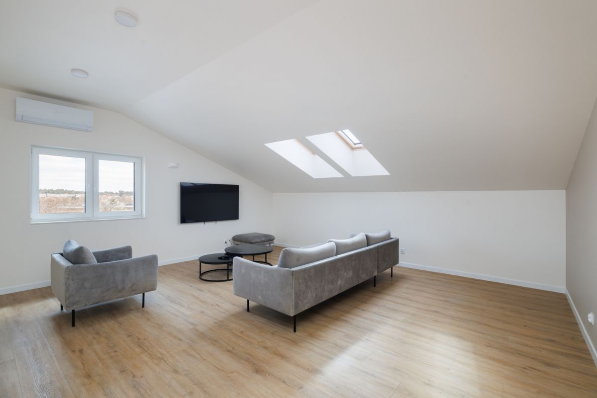 Nowe -Gotowe do wprowadzenia 5-pokoi, dwupoziomowe — zdjęcie 1