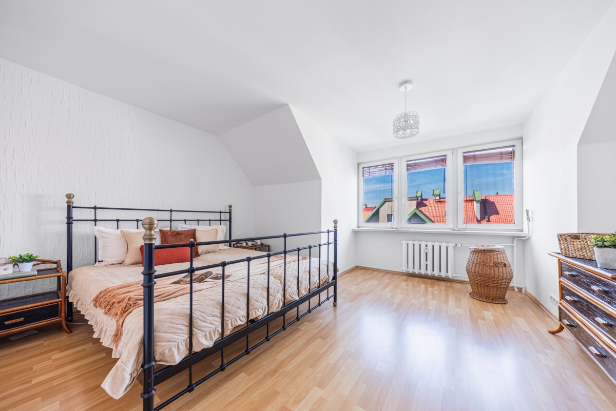 Dwupoziomowy apartament w sercu Włoch-4 pokoje-2 ł — zdjęcie 3