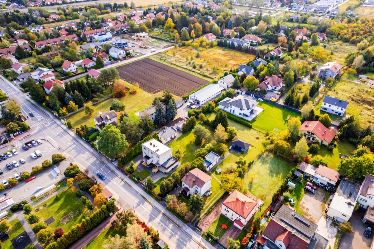 DZIAŁKA W DOSKONAŁEJ LOKALIZACJI — zdjęcie 4