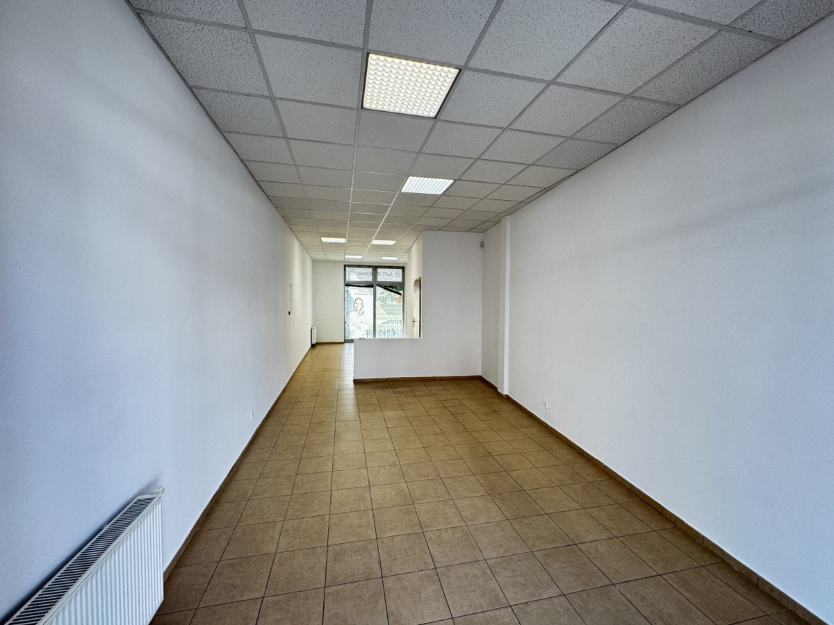 Lokal usługowo-biurowy z witryną w centrum NDM — zdjęcie 3