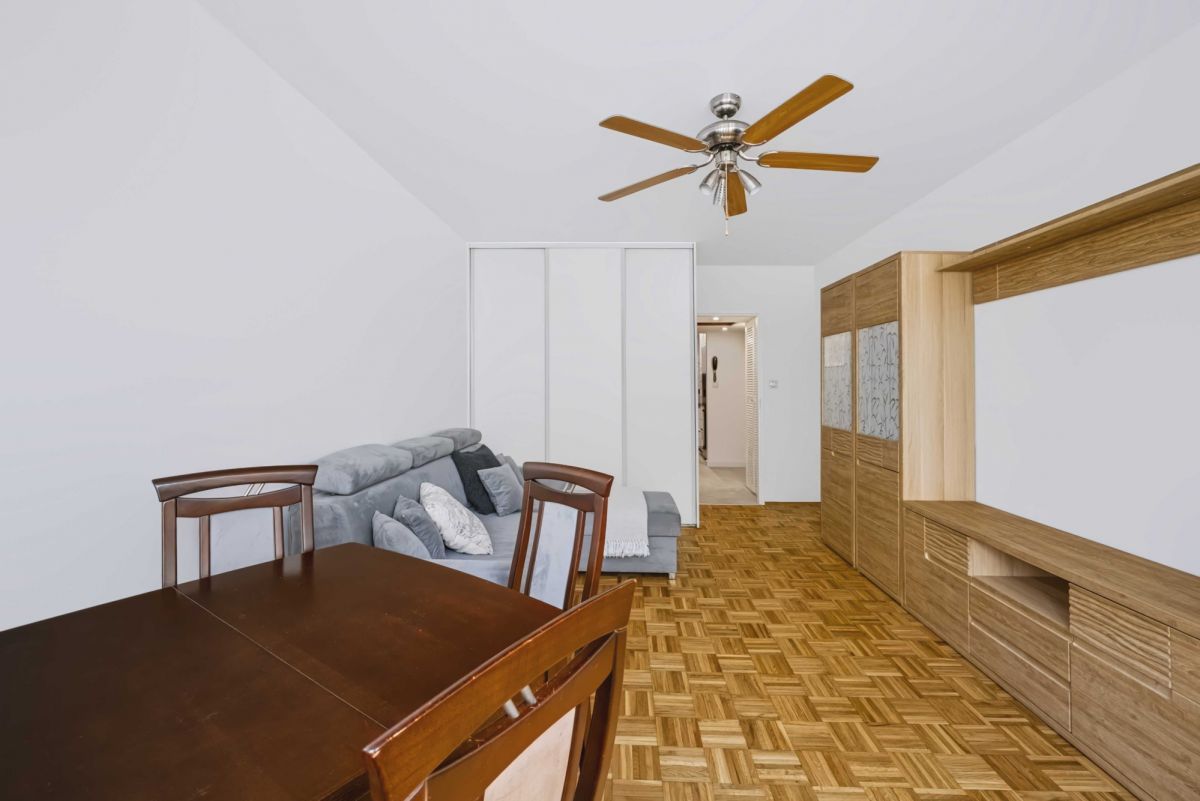 2 pokoje | 38 mkw | Nad Jeziorkiem Gocławskim — zdjęcie 5