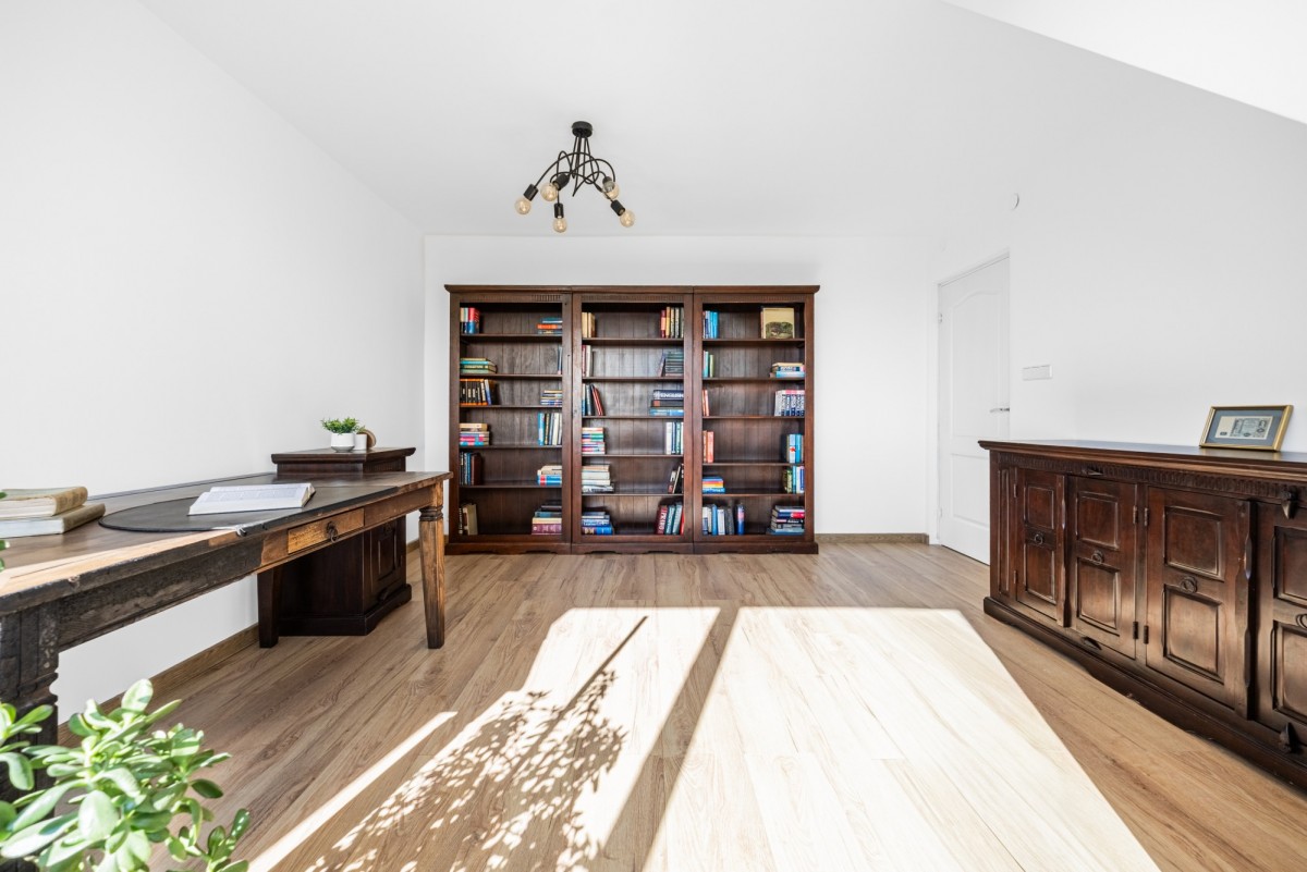 Dwupoziomowy apartament w sercu Włoch-4 pokoje-2 ł — zdjęcie 2