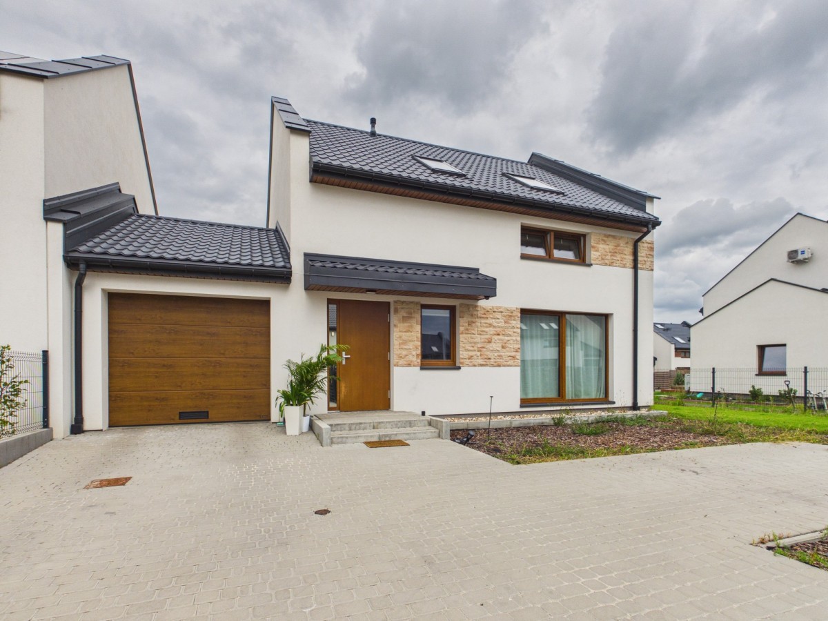 Nowoczesny dom | 479 m² działki | Villa Campina — zdjęcie 1