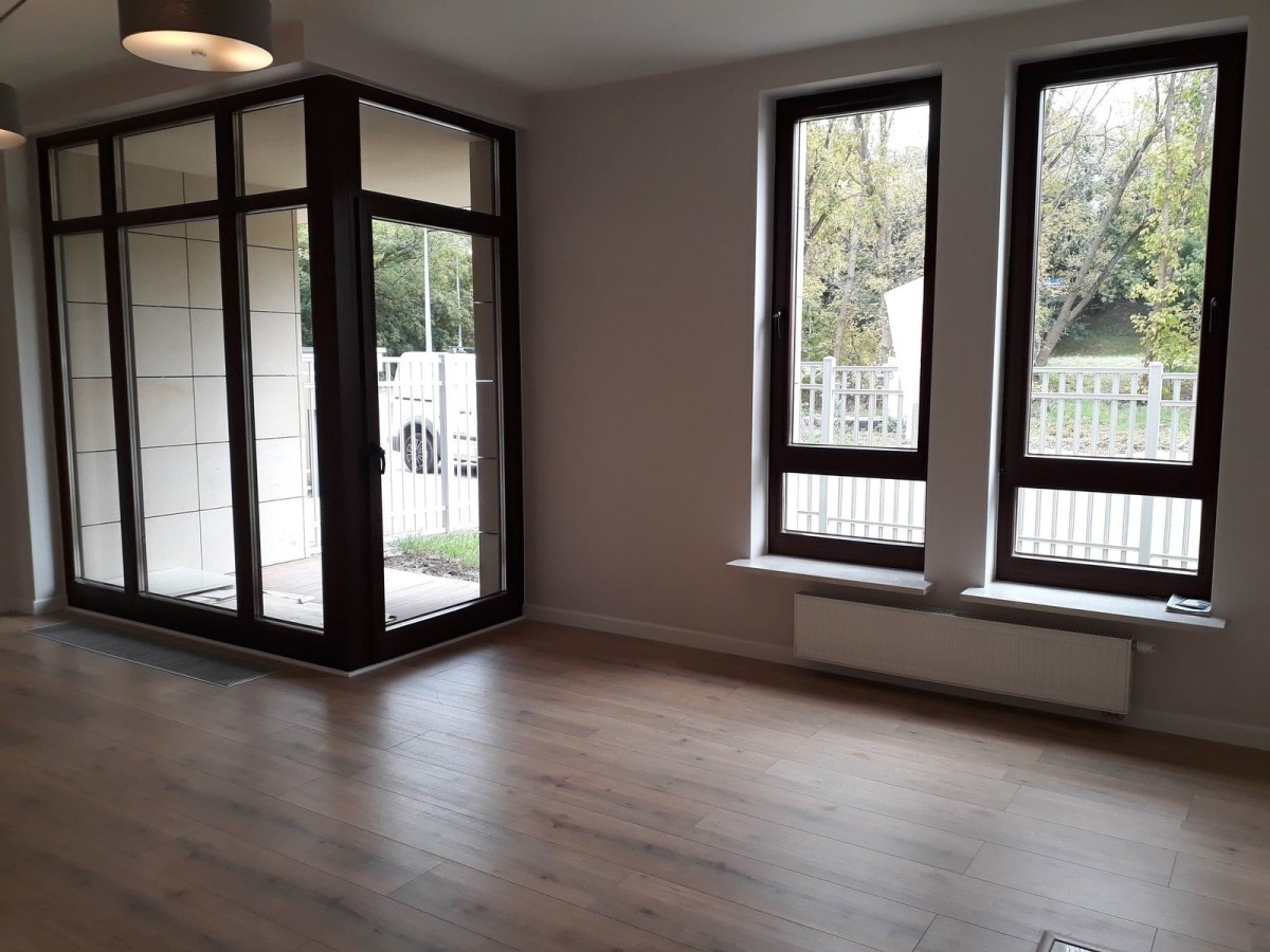 Apartament z dwoma prywatnymi ogródkami — zdjęcie 1