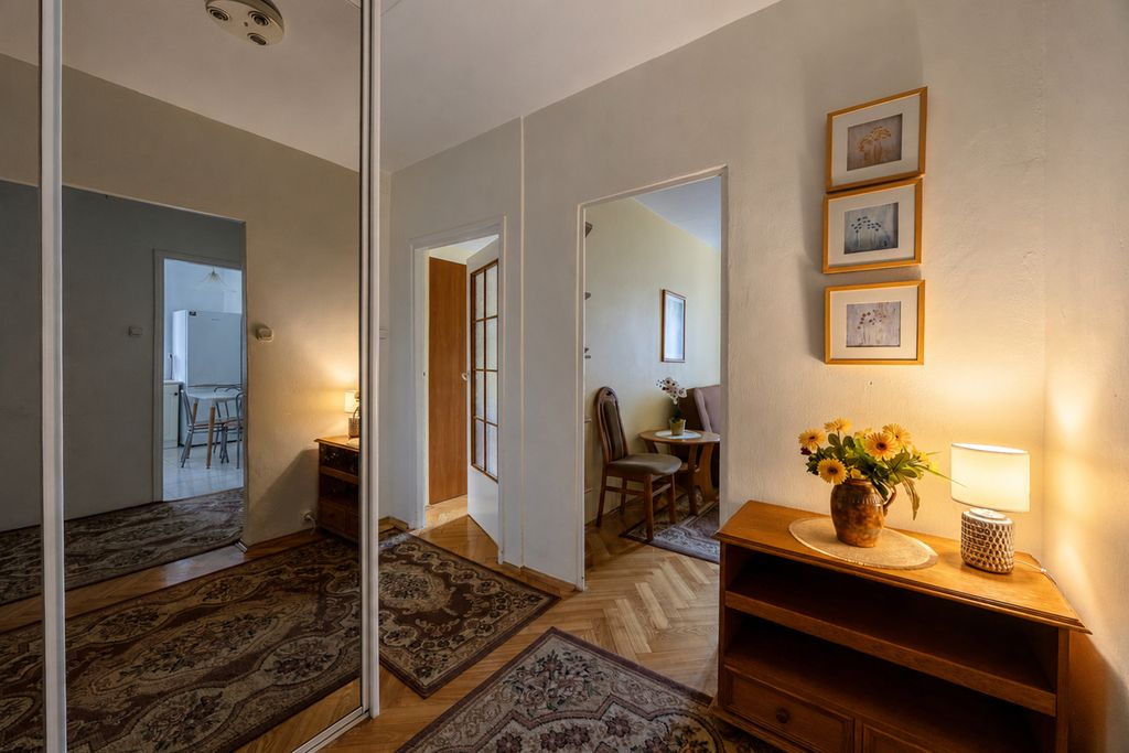 3 pokoje  65 m²  Metro Natolin  balkon — zdjęcie 5