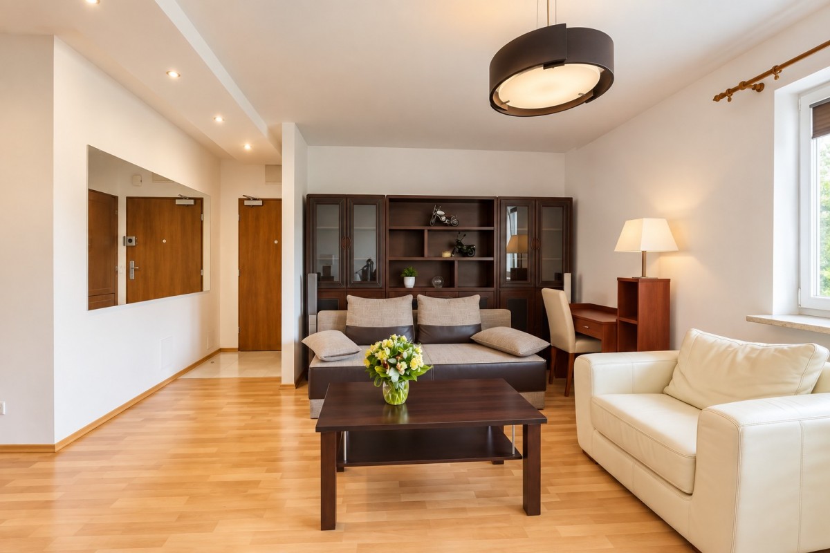 Duże 2 pokojowe mieszkanie, balkon, garaż — zdjęcie 3