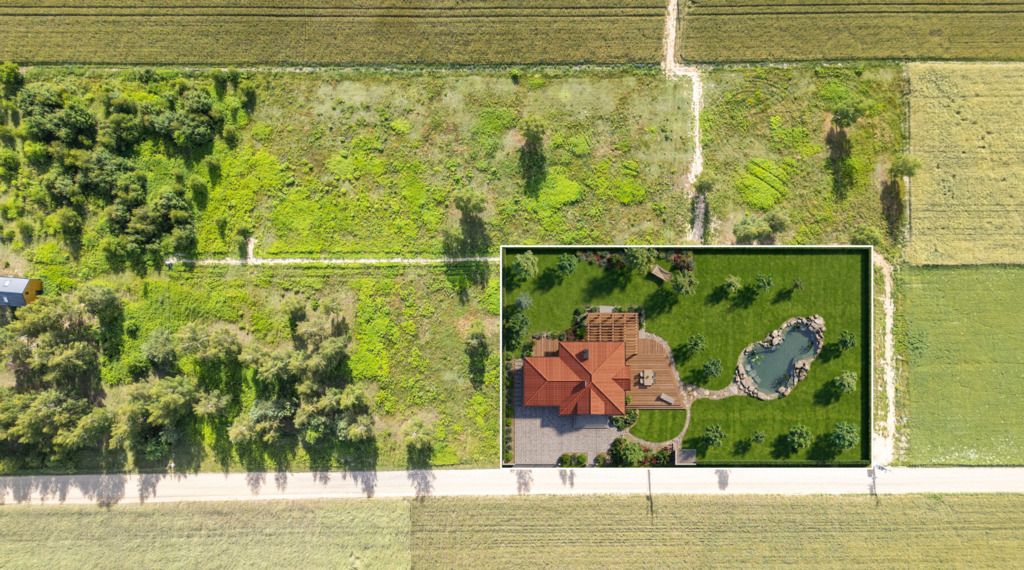 Urokliwa działka 3000 m² z WZ na 3 domy — zdjęcie 1