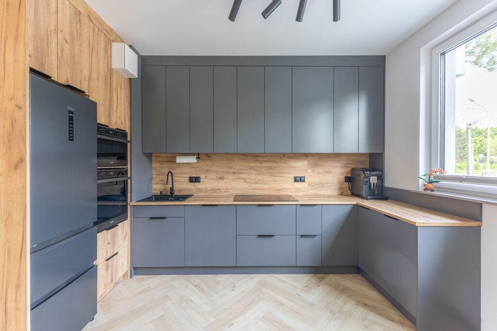 4 pokoje  ogród 165 m²  Centrum Piastowa — zdjęcie 1