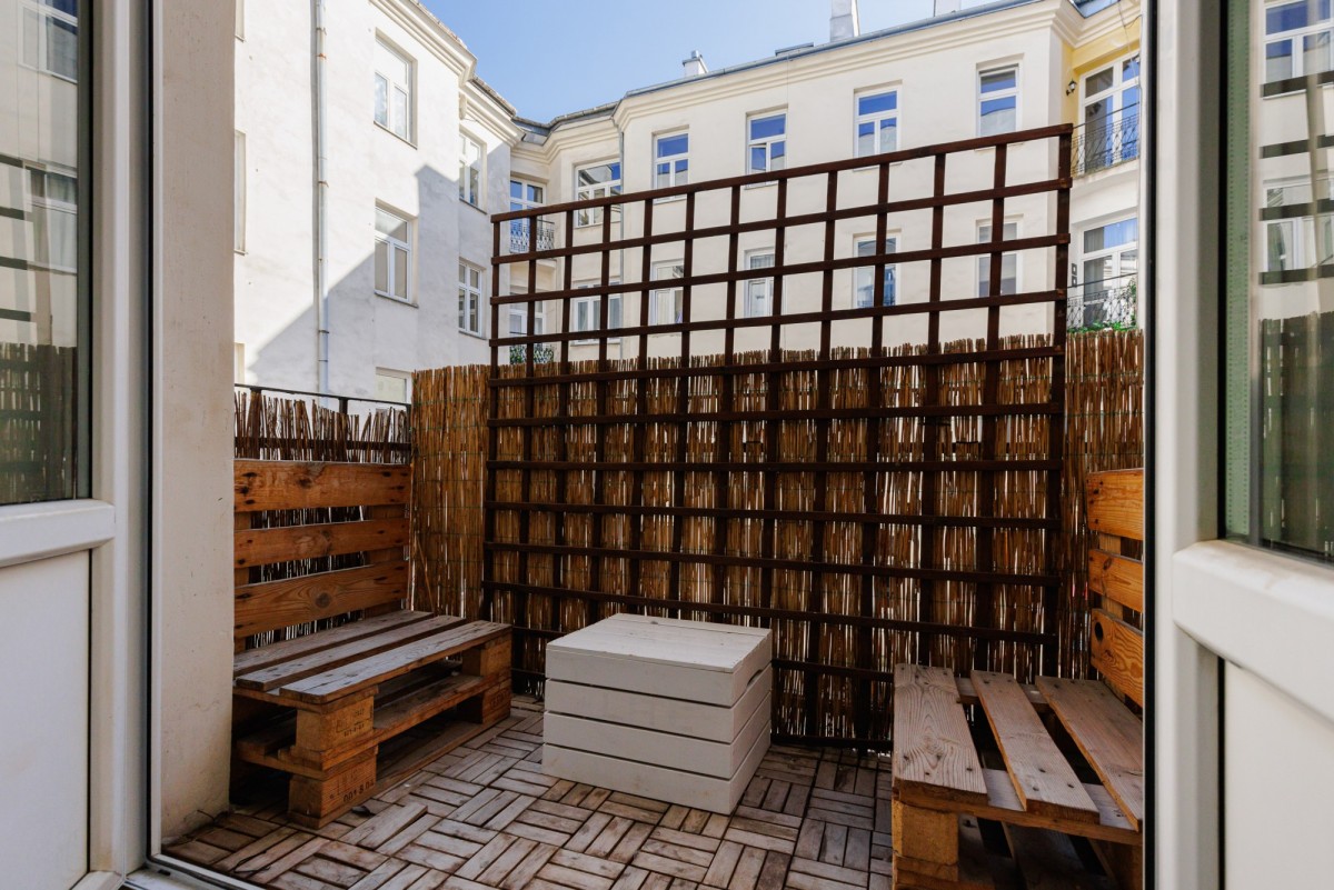 Poznańska 14 | kamienica | balkon | 3 m wysokości — zdjęcie 3