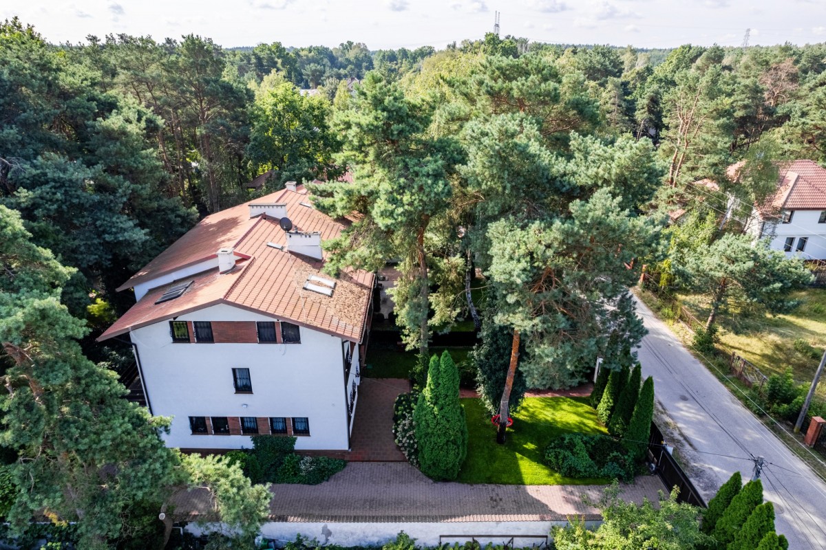 Bliźniak w Sulejówku 204,8 m2, działka 869 m2 — zdjęcie 1