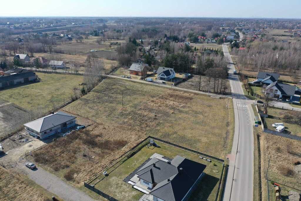 TU BUDUJE SIĘ SPOKOJ I PRZYSZŁOŚĆ - DZIAŁKA 982 M2 — zdjęcie 4