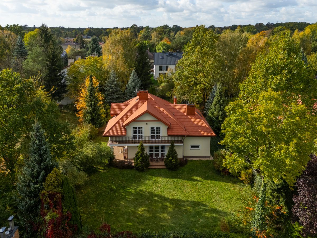 Dom w Brwinowie - Przestrzeń Natura i Spokój — zdjęcie 1