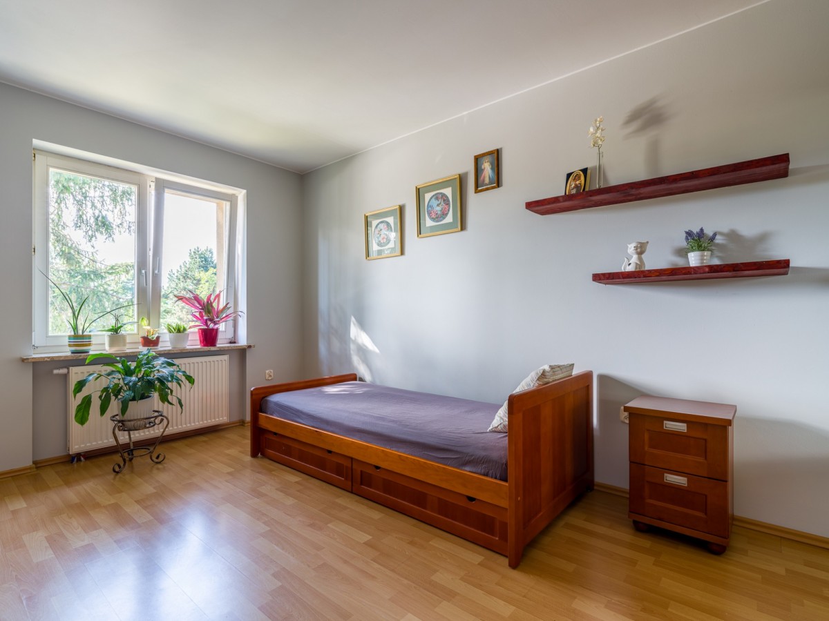 Piętro i poddasze domu 140 m2 Piastów, miejsca pos — zdjęcie 5