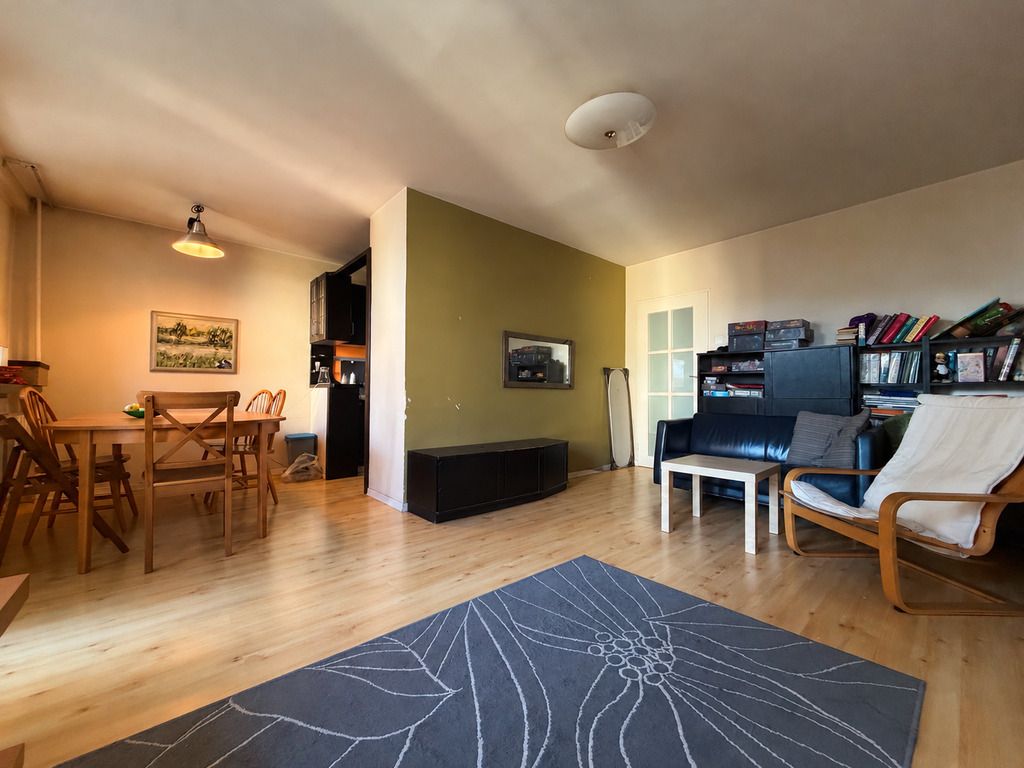 4 pokoje  73 m²  Loggia  Praga-Południe — zdjęcie 1