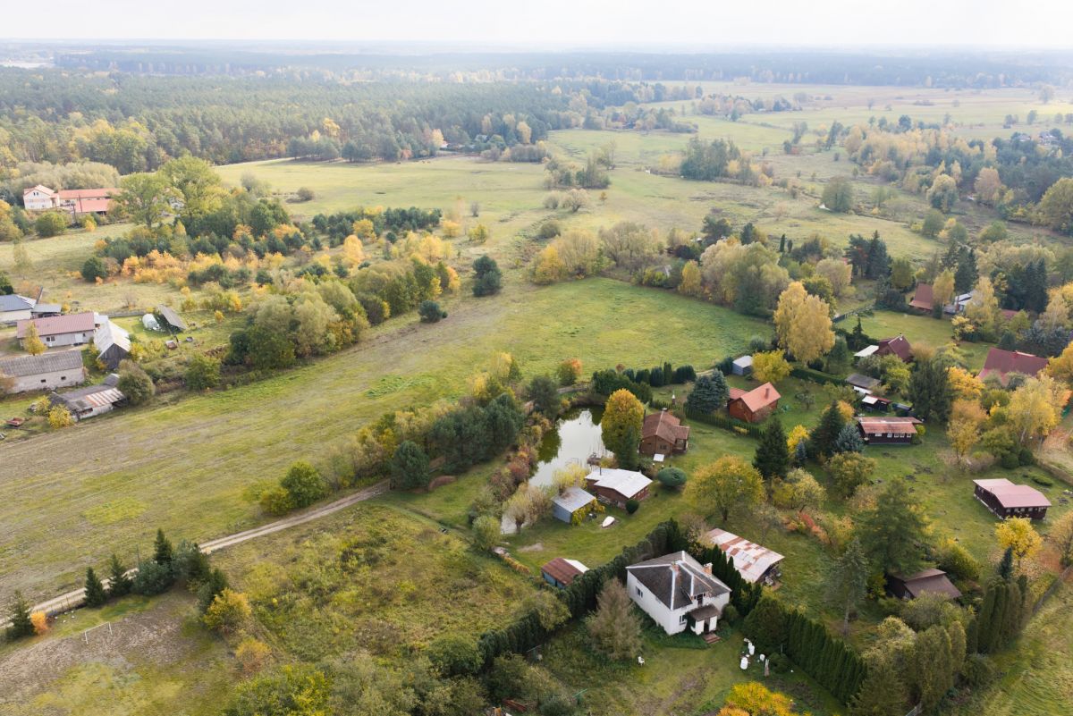 Całoroczny dom z bali nad prywatnym stawem — zdjęcie 2