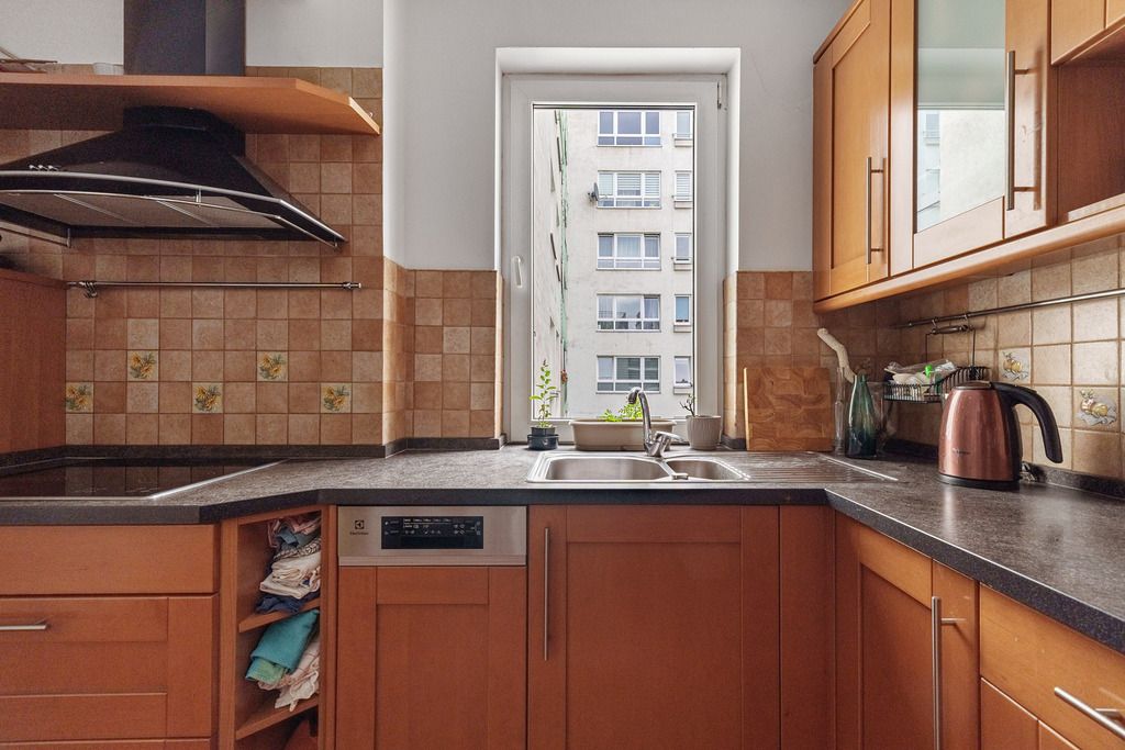 102 m², 4 pokoje, loggia, garaż, dwie łazienki — zdjęcie 2